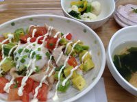 290603⑮豚とアボガドのカフェ丼