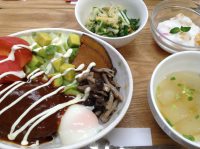 290805⑮ロコモコ丼