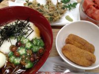 290712⑳冷やしねばねばそば、モロヘイヤと豚肉のかき揚げ