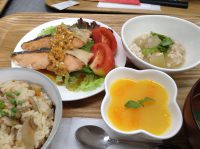 290905⑳鮭のから揚げねぎ塩ダレとかやくご飯