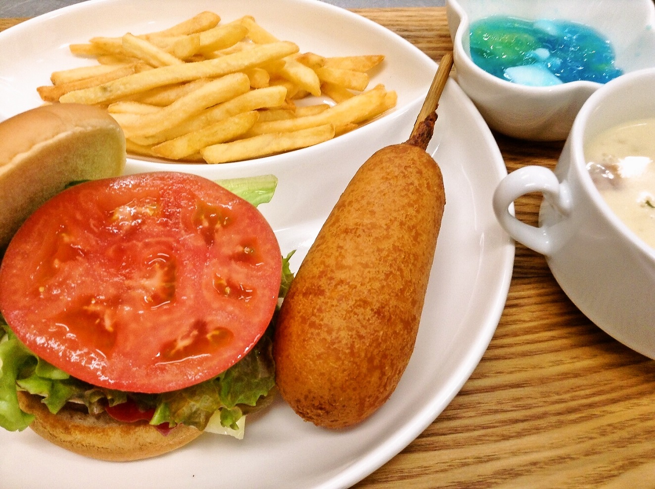 ヴィトン　バッグチャーム　ハンバーガー 海外で話題沸騰♪】ルイヴィトン ハンバーガー バッグチャーム
