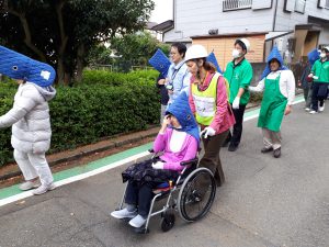 近隣住民・企業の方々にも地域総合防災訓練に参加して頂いています